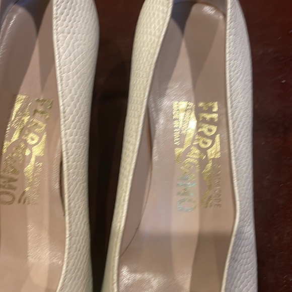 Salvature Ferragamo women / children shoes lightly used size 5 1/2 B. Tan color - Picture 2 of 16